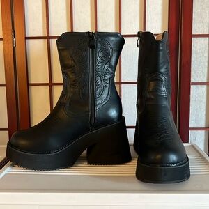 Black Short Cowgirl boots